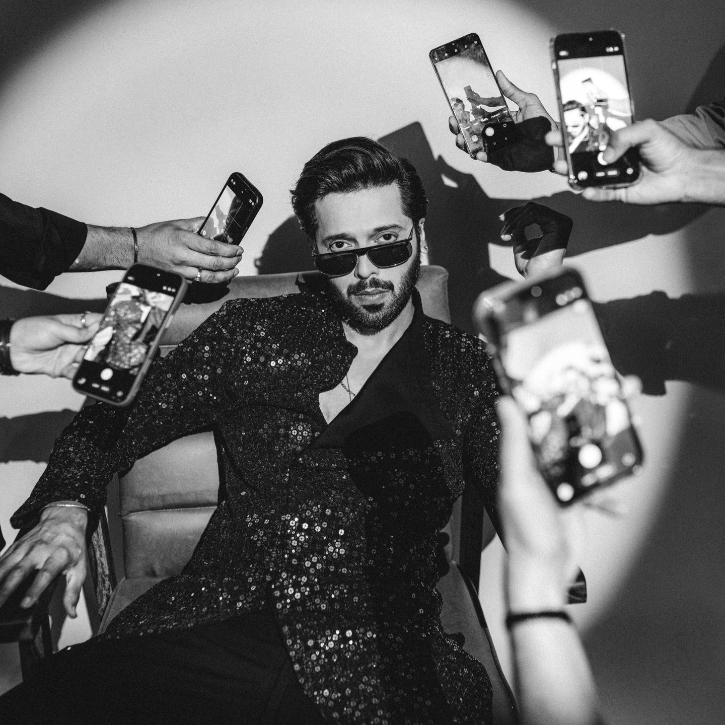 Sequins Embroidered Dropped Lapel Front open