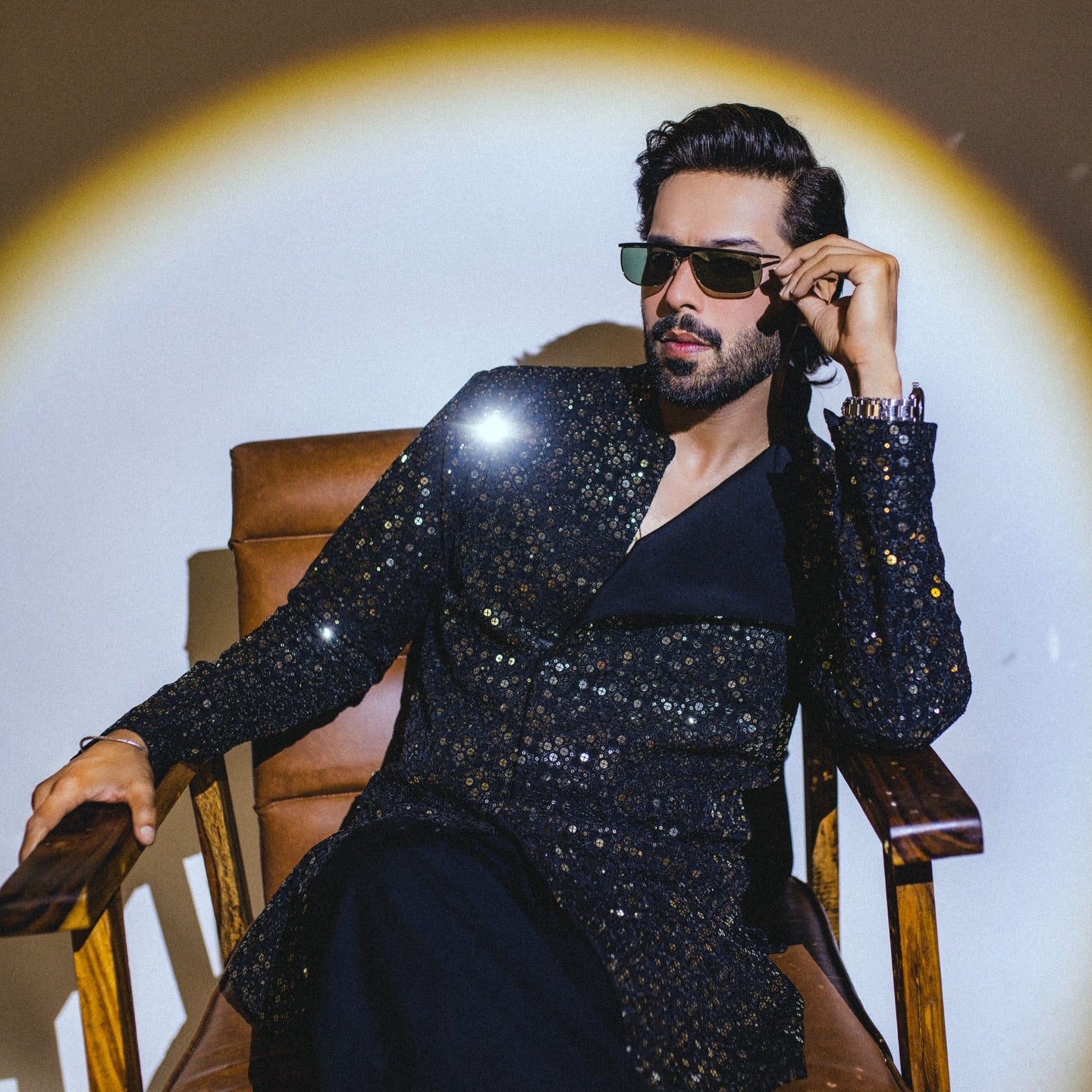 Sequins Embroidered Dropped Lapel Front open