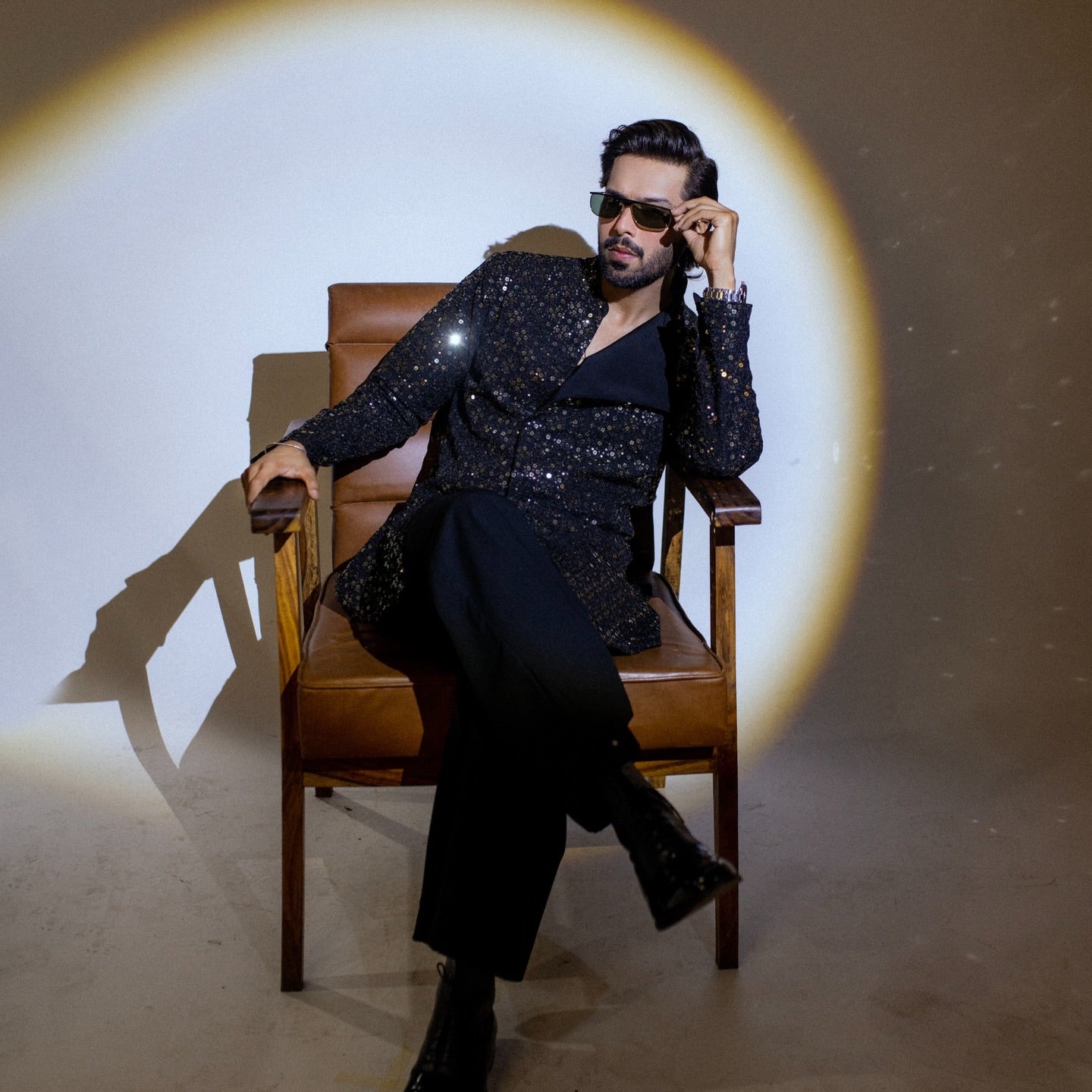 Sequins Embroidered Dropped Lapel Front open